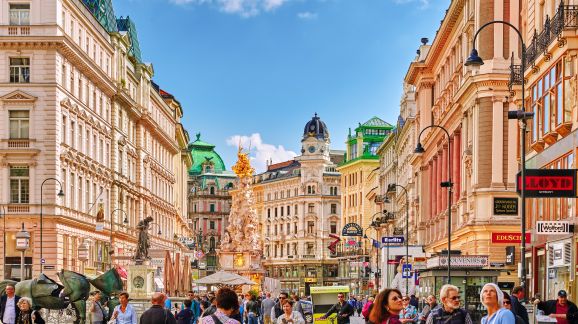 2 diena - shutterstock 342401312