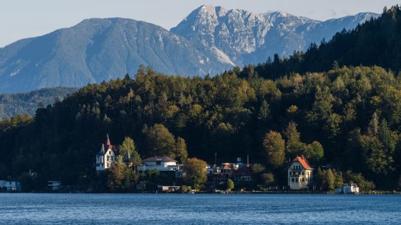 2 diena - shutterstock 2413135311