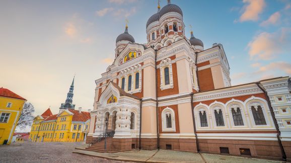 1 diena - shutterstock 2494415615