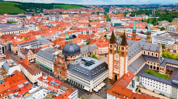 7 diena - shutterstock 2201933135