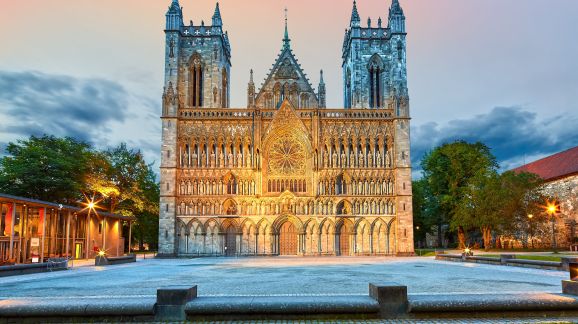 3 diena - shutterstock 2347155075