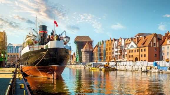 1 diena - shutterstock 2320880345