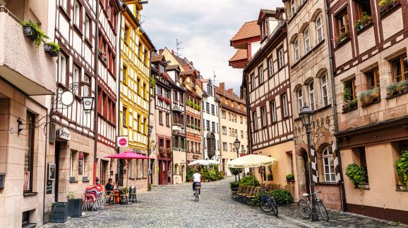 2 diena - shutterstock 1534042580