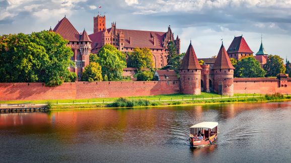 2 diena - shutterstock 2592140303