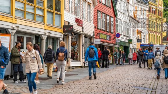 6 diena - Bergenas shutterstock 2674768327