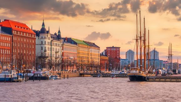 12 diena - shutterstock 2464004453