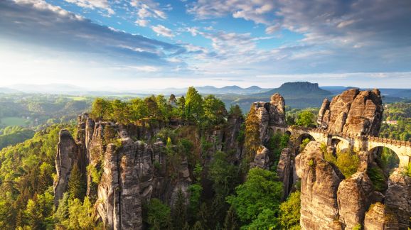 2 diena - shutterstock 2428304271