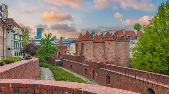 2 diena - shutterstock 2473320299