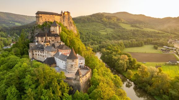 2 diena - shutterstock 2454980173