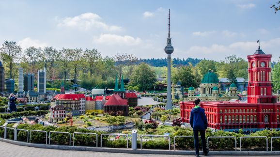3 diena - shutterstock 1442039147