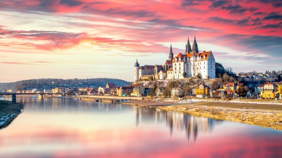 2 diena - shutterstock 2405160573