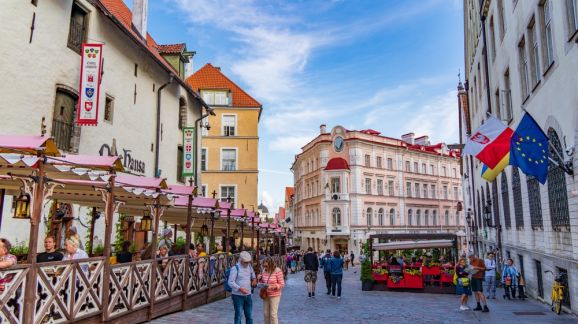 3 diena - shutterstock 2468014269