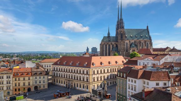 1 diena - shutterstock 2627348217