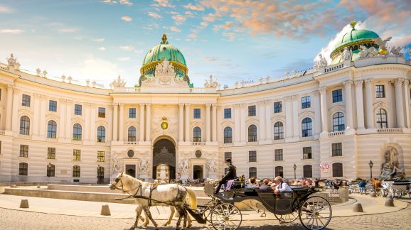2 diena - shutterstock 2475232625