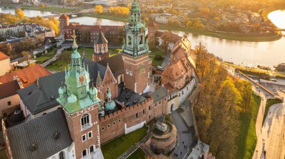 1 diena - shutterstock 2381090167