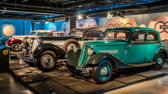 Modernus automobilių muziejus ir žavingi Rygos senamiesčio kampeliai - 01