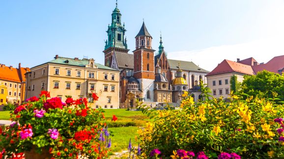 2 diena - shutterstock 1514815478