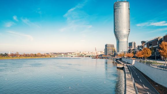 2 diena - shutterstock 2433415687